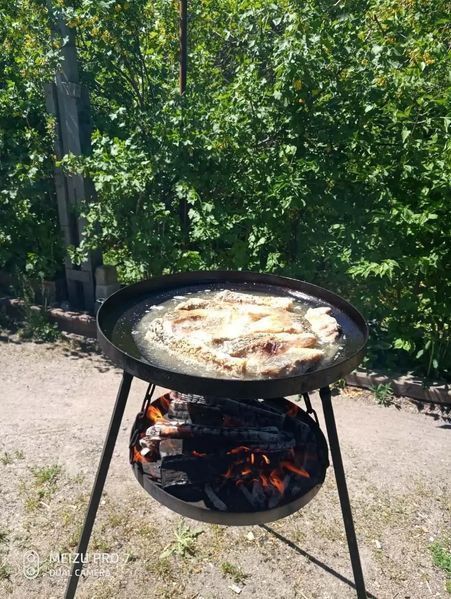 СКОВОРОДА 50 см З ПІДВІСКОЮ ДЛЯ РОЗВЕДЕННЯ ВОГНЮ з розбірними ніжками 50 см ШП15 фото