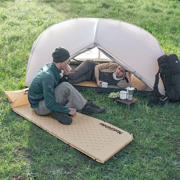 Килимок самонадувний з подушкою Naturehike NH15Q002-D, 25мм, бежевий. Тонкий одномісний матрац 6927595782576 фото